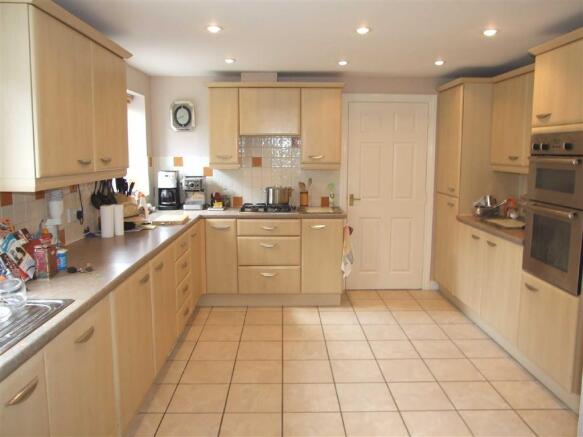 Kitchen / Breakfast 