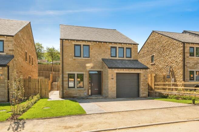 4 bed Detached for sale Image 5