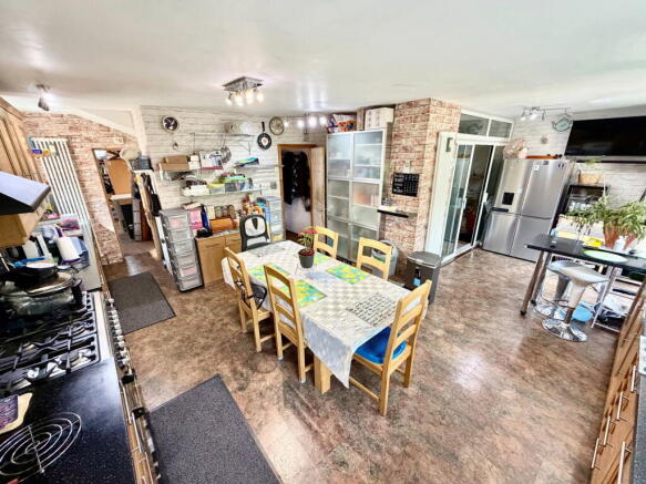 Lovatt Close, Edgware, HA8 photo 4