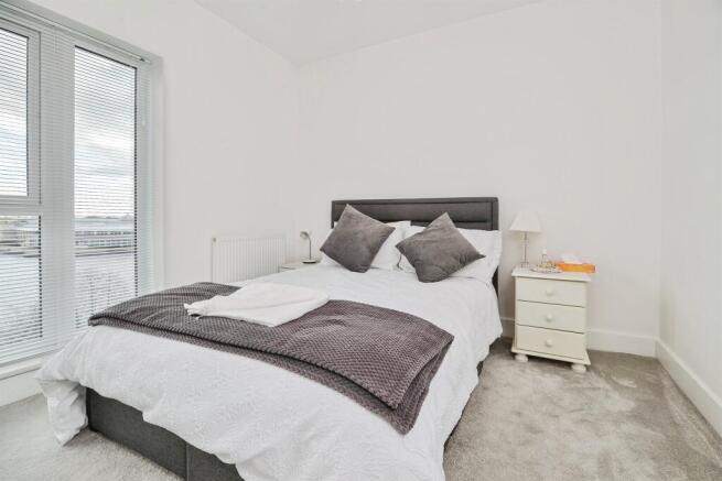 4 bed Town House for sale Image 10