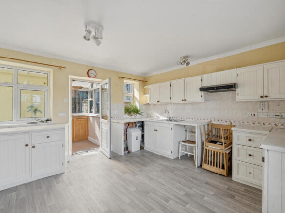 3 bed Detached for sale Image 5