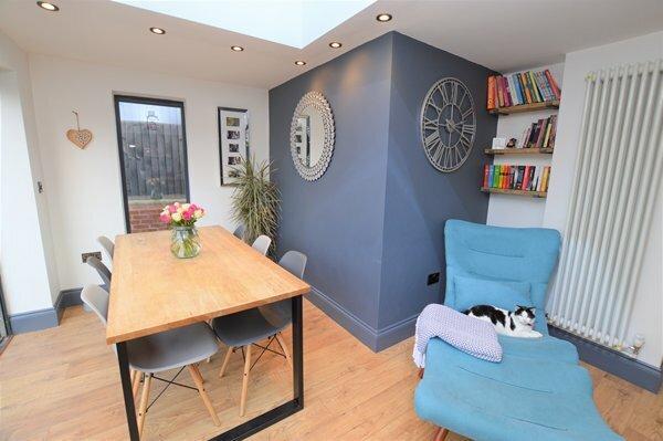 open plan dining/kitchen