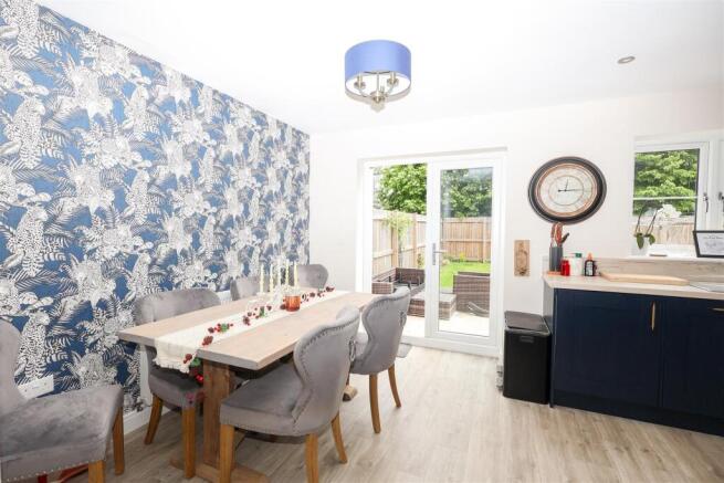 4 bed Semi-Detached for sale Image 12