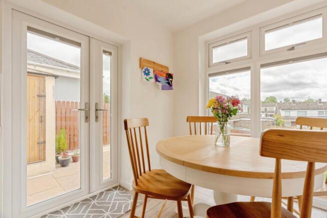 4 bed Semi-Detached for sale Image 10