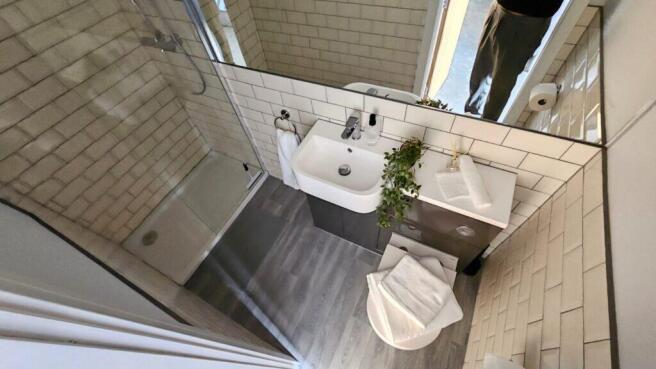 1 bed House Share to rent Image 12