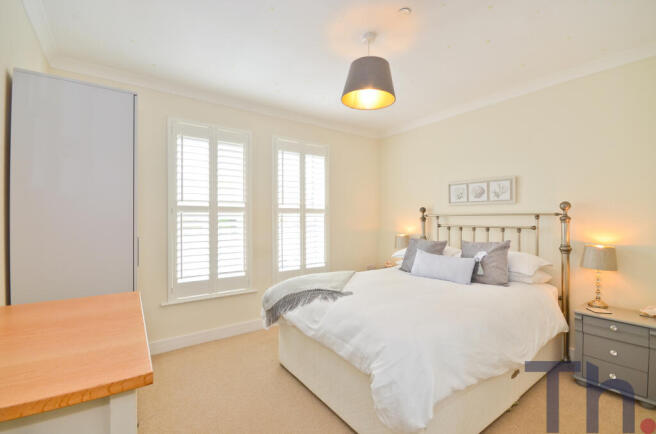 Bedroom 2 (2).JPG