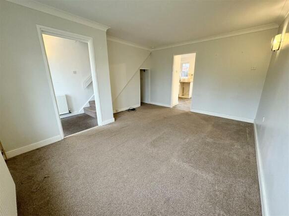 3. LIVING RM2.jpg
