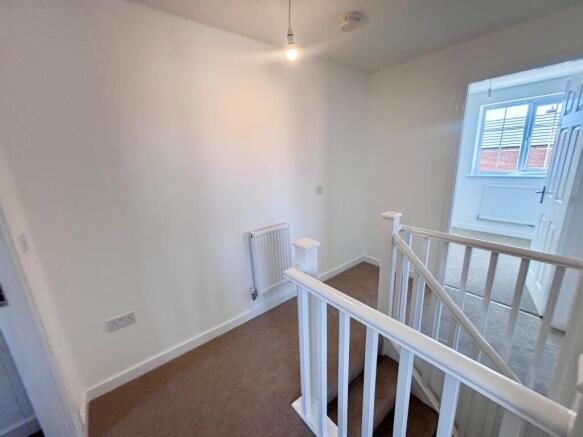 3 bed Detached to rent Image 12