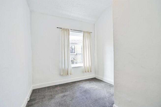 3 bed Terraced for sale Image 9