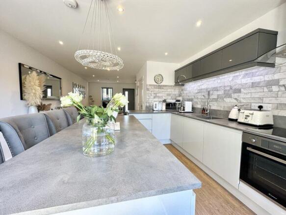 Kitchen/Breakfast Area