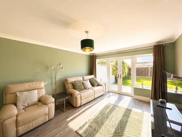 Larkspur Avenue, Burntwood, WS7 4SR photo 4