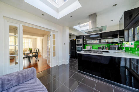 Jevington Way, Lee