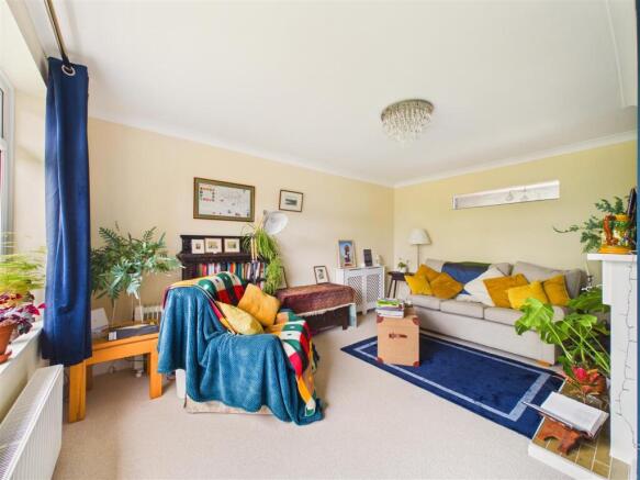 3 bed Semi-Detached for sale Image 4