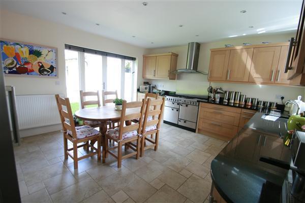 Kitchen /