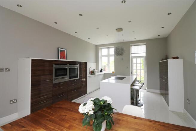 Dining Kitchen 8.JPG