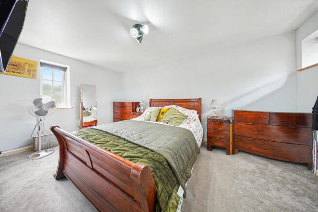 4 bed Detached for sale Image 12