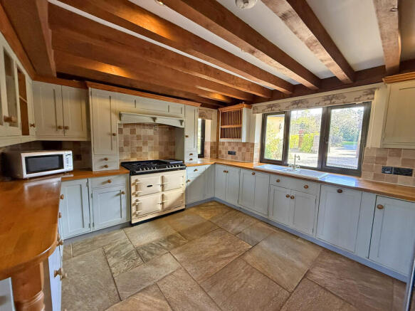 4 bed Detached for sale Image 5