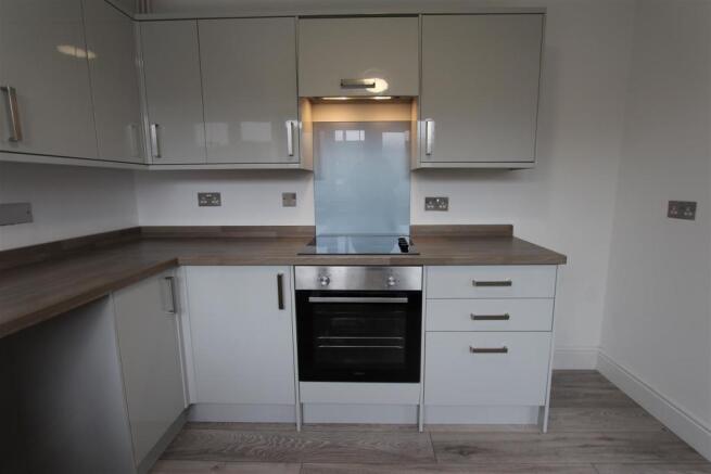 4. Kitchen.JPG