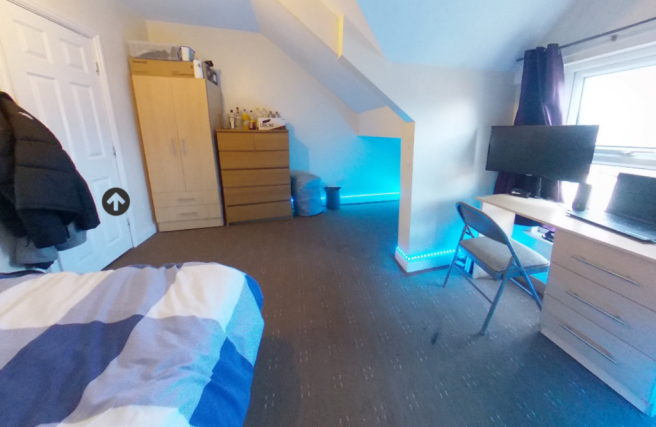 7 bed Semi-Detached to rent Image 12