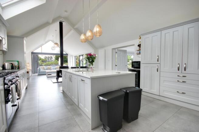 4 bed Detached Bungalow for sale Image 8