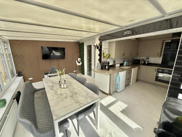 3 bed Semi-Detached for sale Image 7