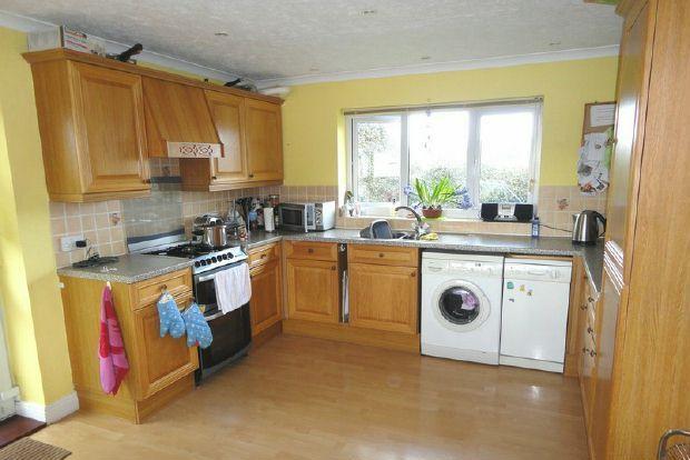Kitchen & Dining Roo