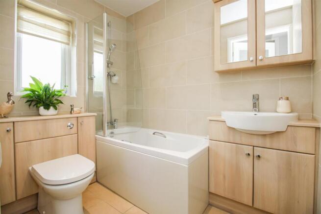 2 bed Apartment for sale Image 8