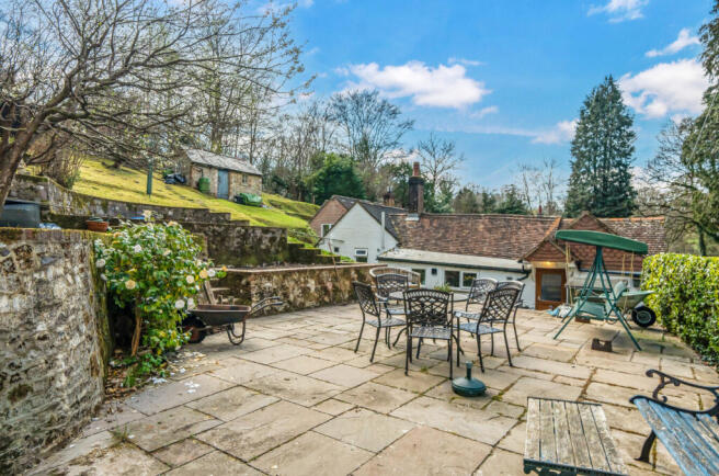 1437553-9-69ce7a8...