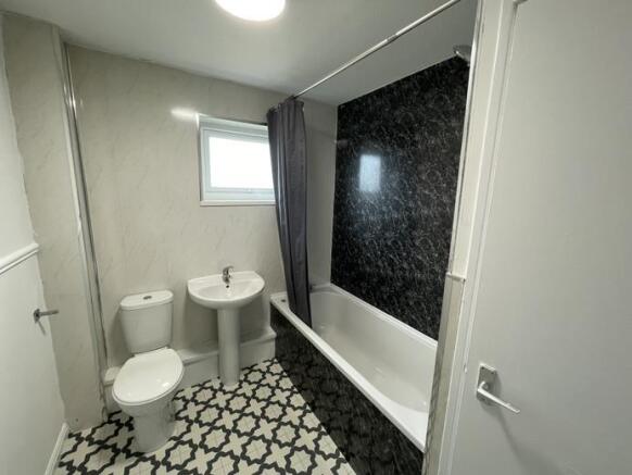 3 bed End of Terrace to rent Image 9