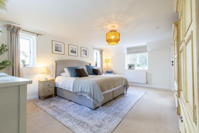 WrenburyCourt.1-8.jpg