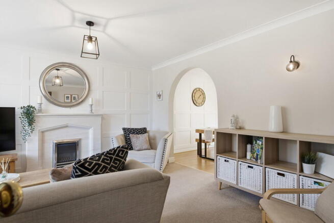 5 bed Detached for sale Image 12