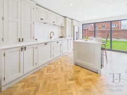 2, Davidson Gardens, Nottingham NG11 6AF