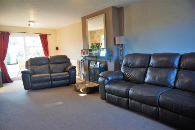 Lounge/Dining Room