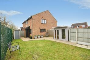 82, Henniker Gate, Chelmer Village, Chelmsford CM2 6SB