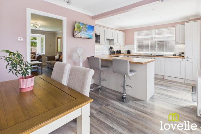 3 bed Semi-Detached for sale Image 8