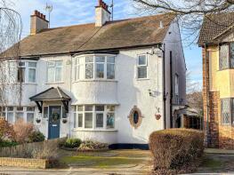 3, Cheltenham Drive, Leigh-on-sea SS9 3EQ