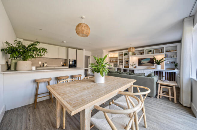 18-1290438-31-682...