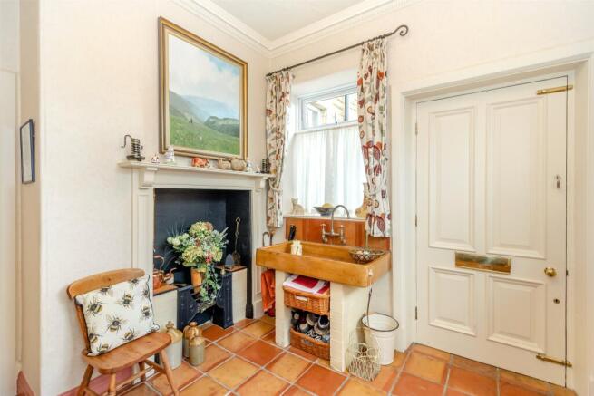 3 bed Flat for sale Image 5