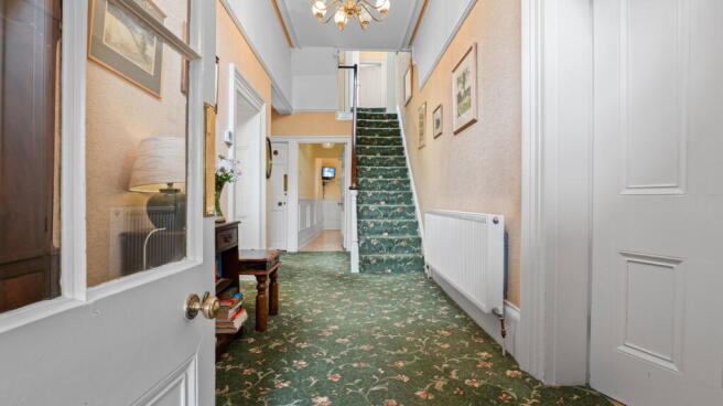 6 bed Detached for sale Image 10