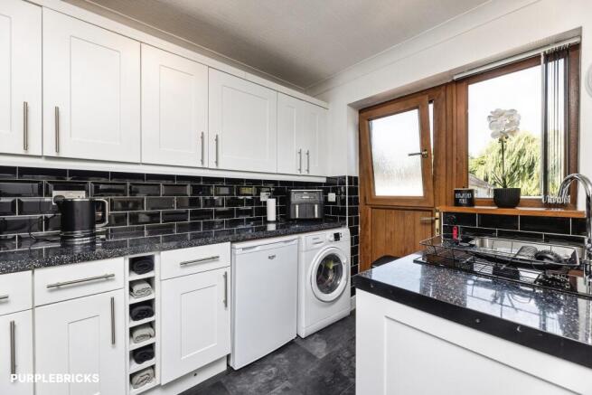 3 bed Semi-Detached for sale Image 8