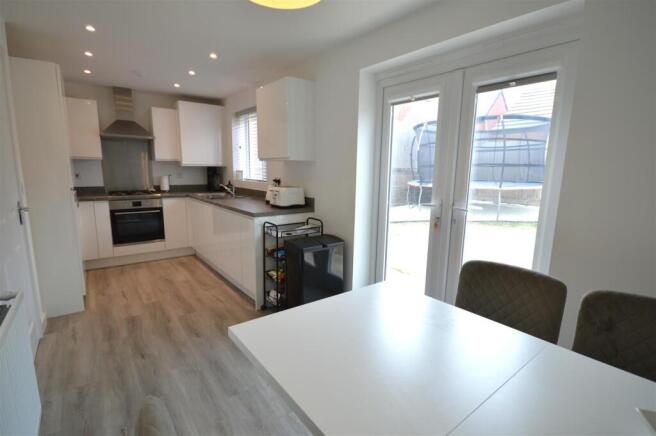kitchen/breakfast room