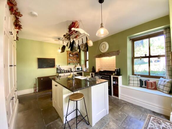 3 bed Semi-Detached for sale Image 7