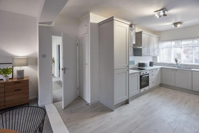 3 bed Apartment for sale Image 6