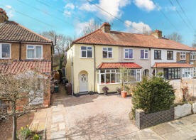 61, Leyland Avenue, St Albans AL1 2BD