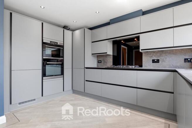 4 bed Detached for sale Image 5