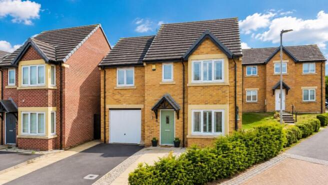 4 bed Detached for sale Image 9