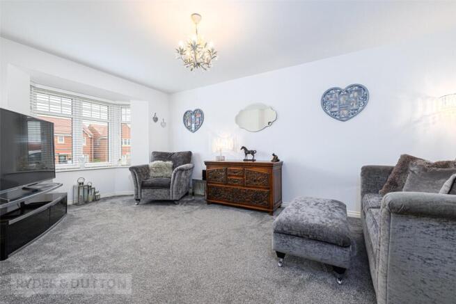 4 bed Detached for sale Image 9