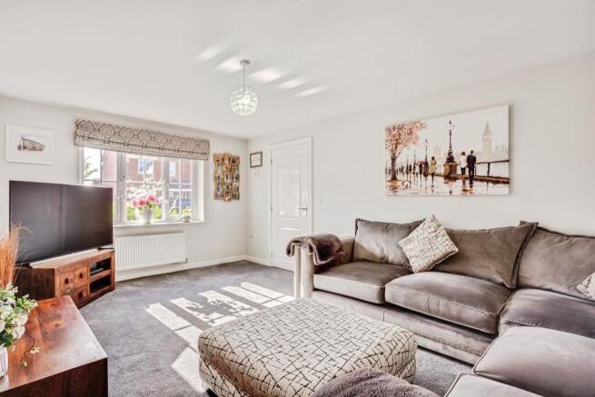 4 bed Detached for sale Image 5