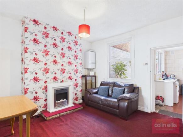 4 bed Terraced for sale Image 4