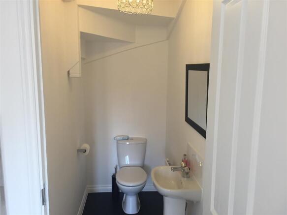 Cloakroom/wc